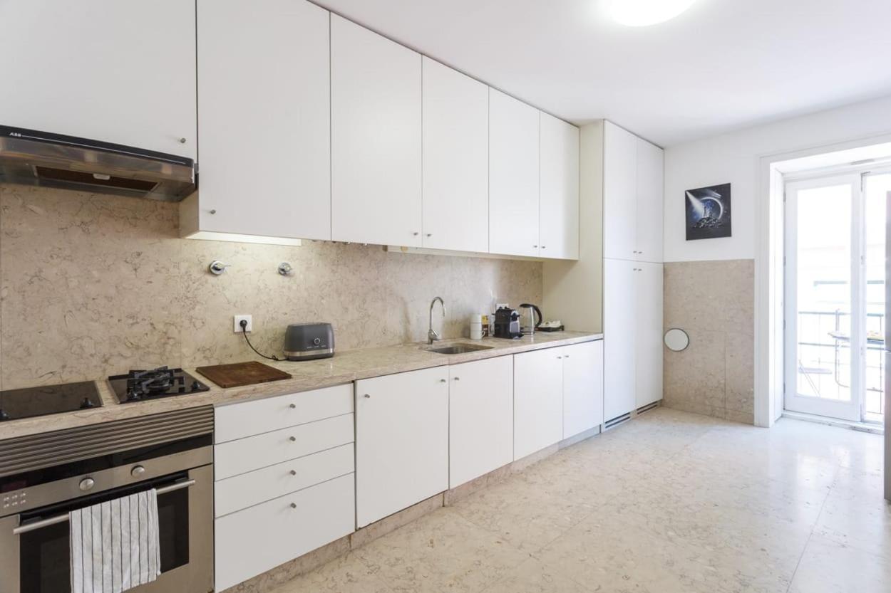 Homestay Bedooms With Shared Bathroom In In Historic Largo Do Carmo