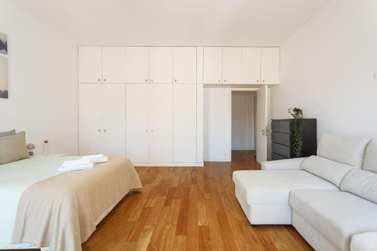 Bedooms With Shared Bathroom In In Historic Largo Do Carmo Homestay
